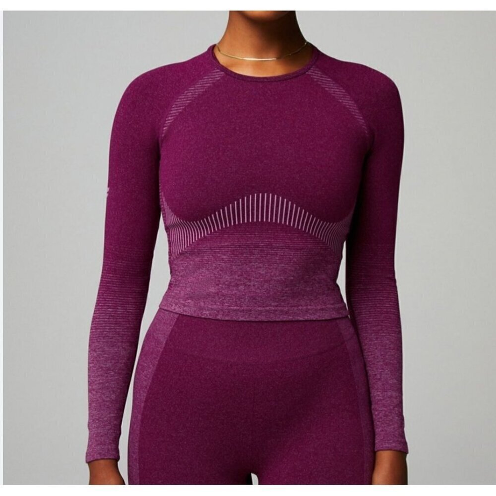 Fabletics sz L women seamless sports long sleeve top Raspberry Heather cropped